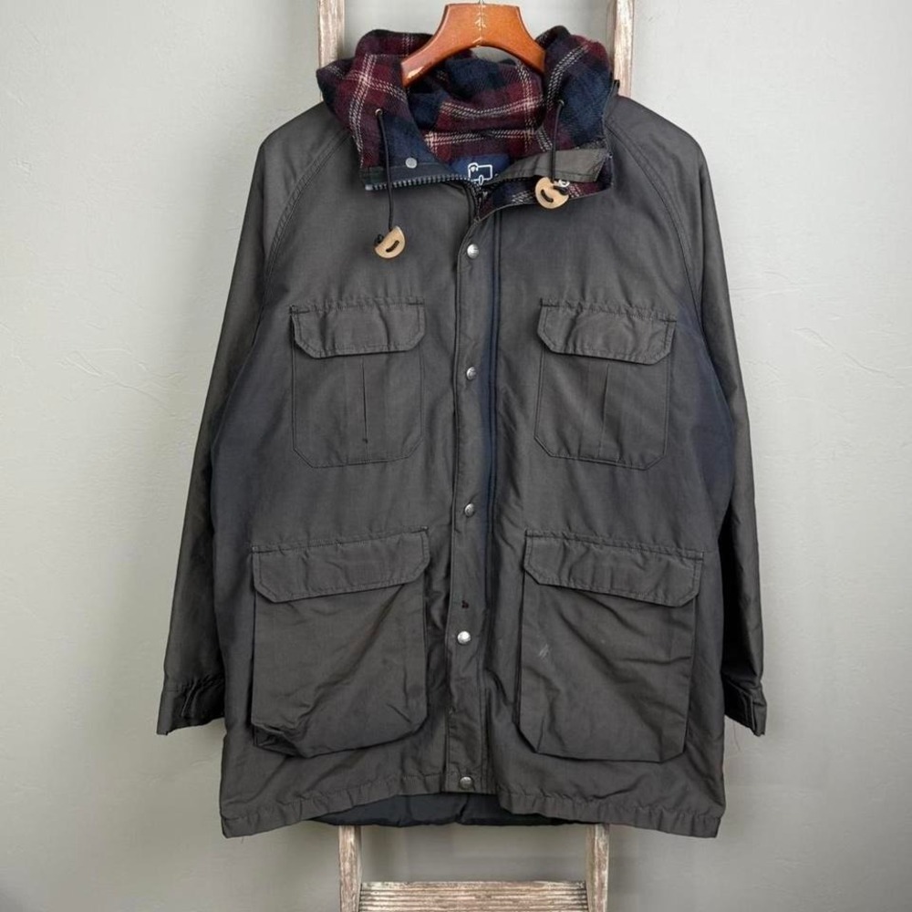 Vintage 80s Woolrich Black Faded Barn Chore Nylon Hooded Jacket Large